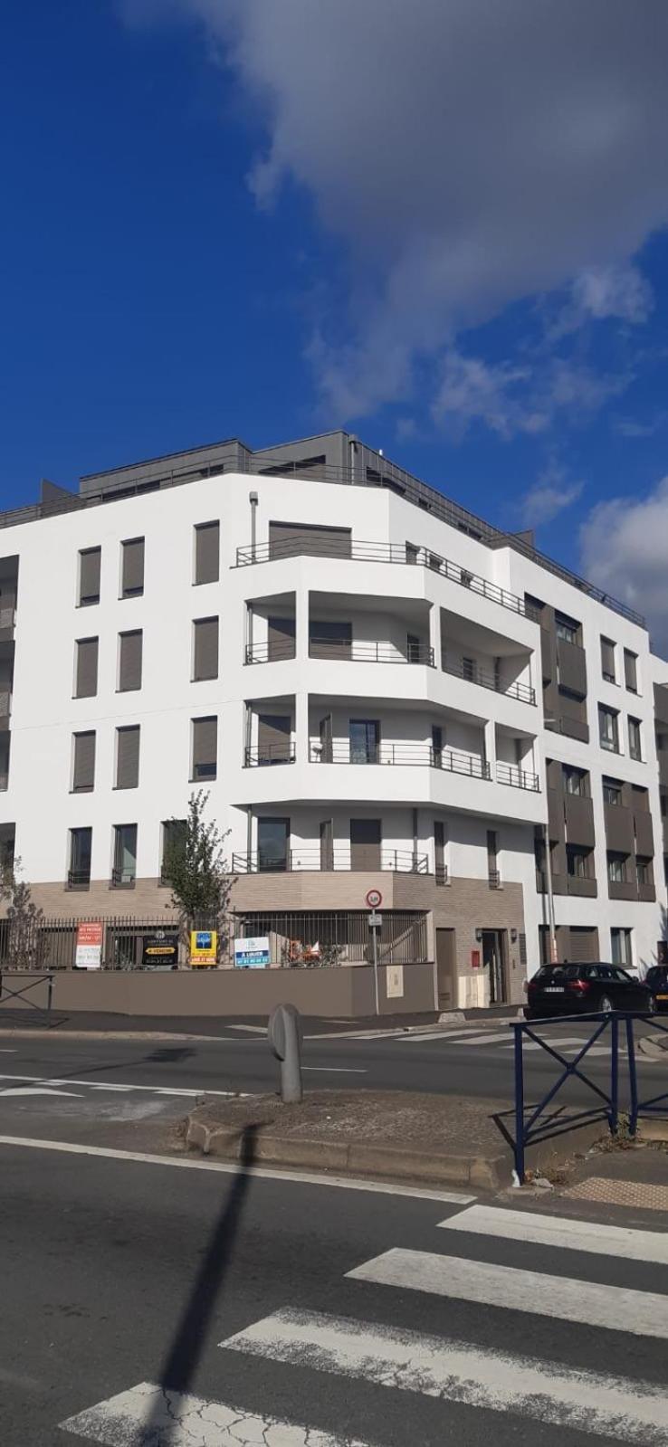 Charme Citadin Apartment Villemomble Exterior photo