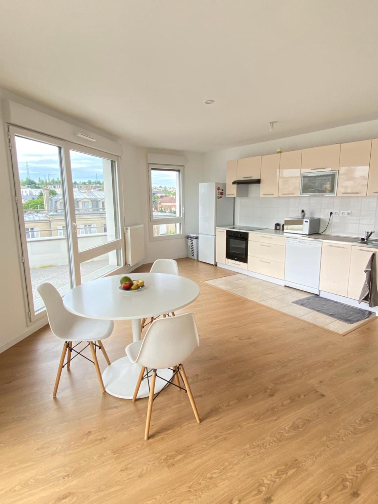 Charme Citadin Apartment Villemomble Exterior photo